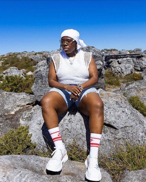Teni Biography: Early Life/Education, Career Journey, Endorsement, Award and Net Worth.